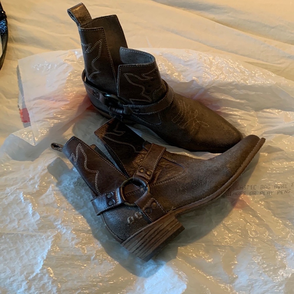 Bed Stu Distressed Brown Ankle Cowboy Booties Size 6 - Picture 2 of 6